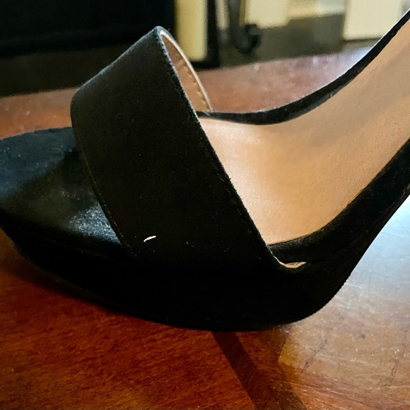 Madden Girl- Black velvet- pump size 8 - Picture 5 of 6